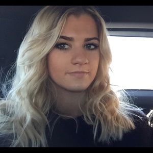 Meet your Posher, Courtney